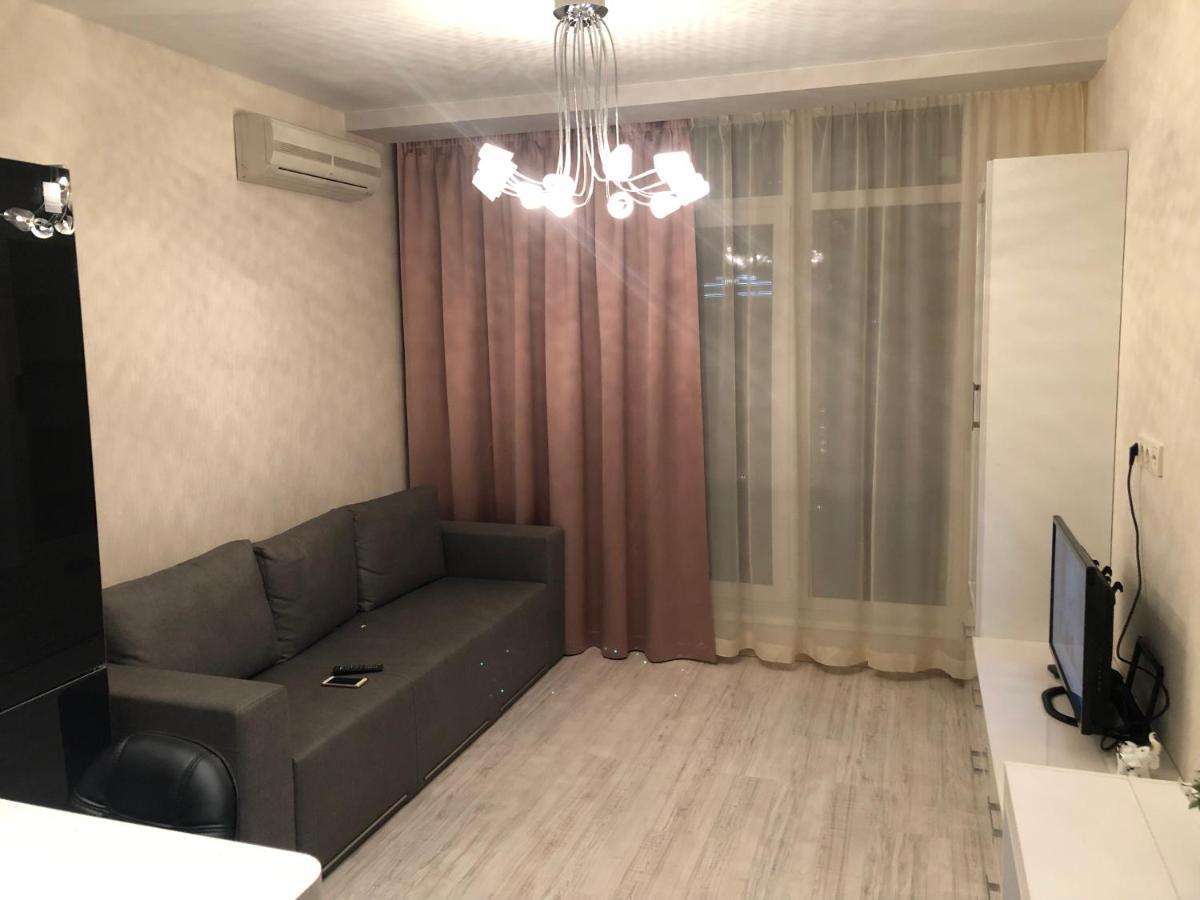Нова Затишна Квартира Студіо Плюс Спальня Біля Метро Житомирська キエフ エクステリア 写真